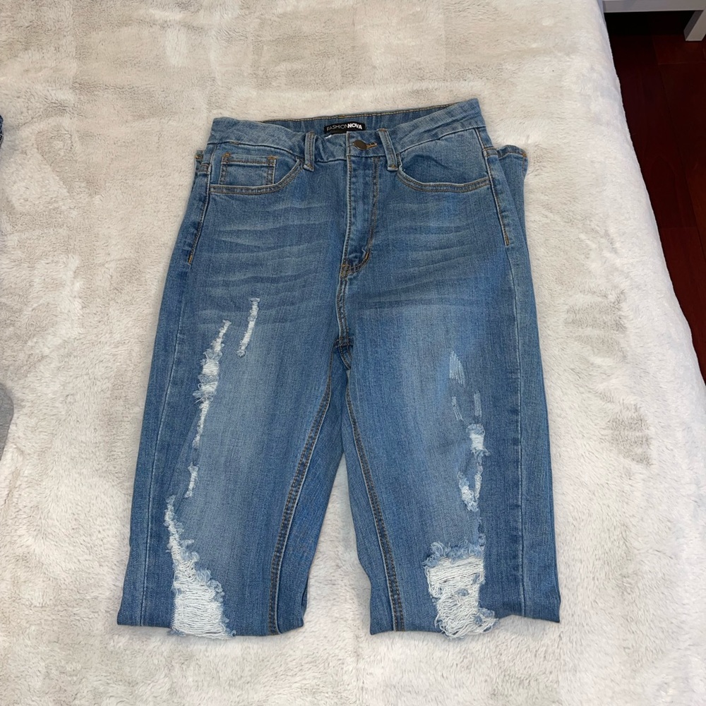 Fashion Nova flare jeans size 5